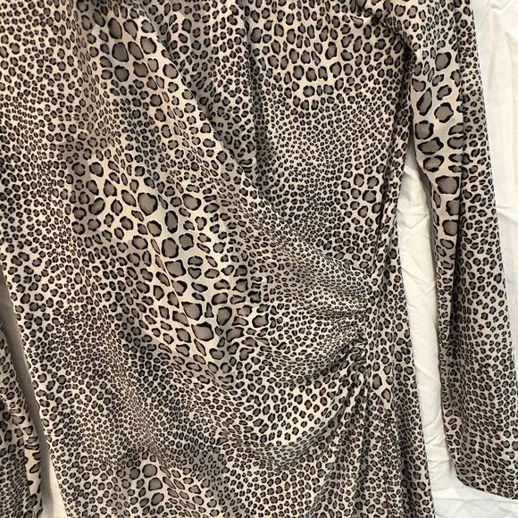 Norma Kamali Wrap Style Dress Size Medium Leopard Print Long Sleeve Knee Length - Picture 3 of 8